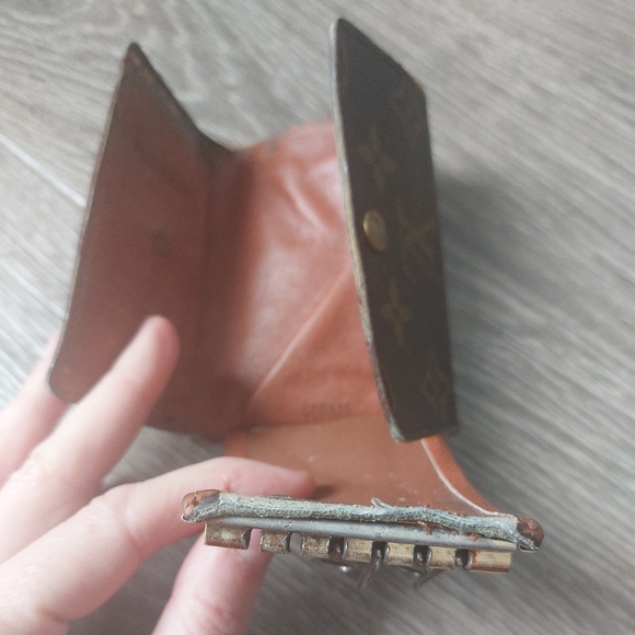 Designer 3 key holders bundle LV Burberry Fendi. Well loved. Authentic - Picture 8 of 12